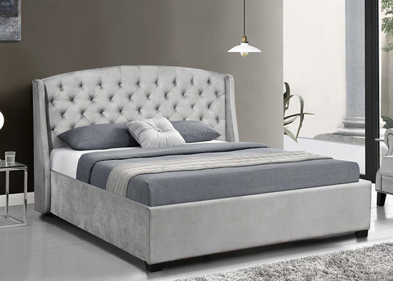 โครงเตียงไม้อัด Wingback หุ้มเบาะกำมะหยี่สีเทาเข้มหัวเตียง Queen King