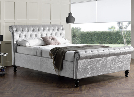 กำมะหยี่นุ่ม Chesterfield Ottoman Sleigh Bed ลูกสูบไฮดรอลิกพร้อมที่เก็บของขนาดใหญ่