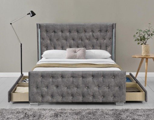 Wing Back Ottoman Tufted Storage Bed King Size Wood Sliver กำมะหยี่บดสีเทาพร้อมหัวเตียง